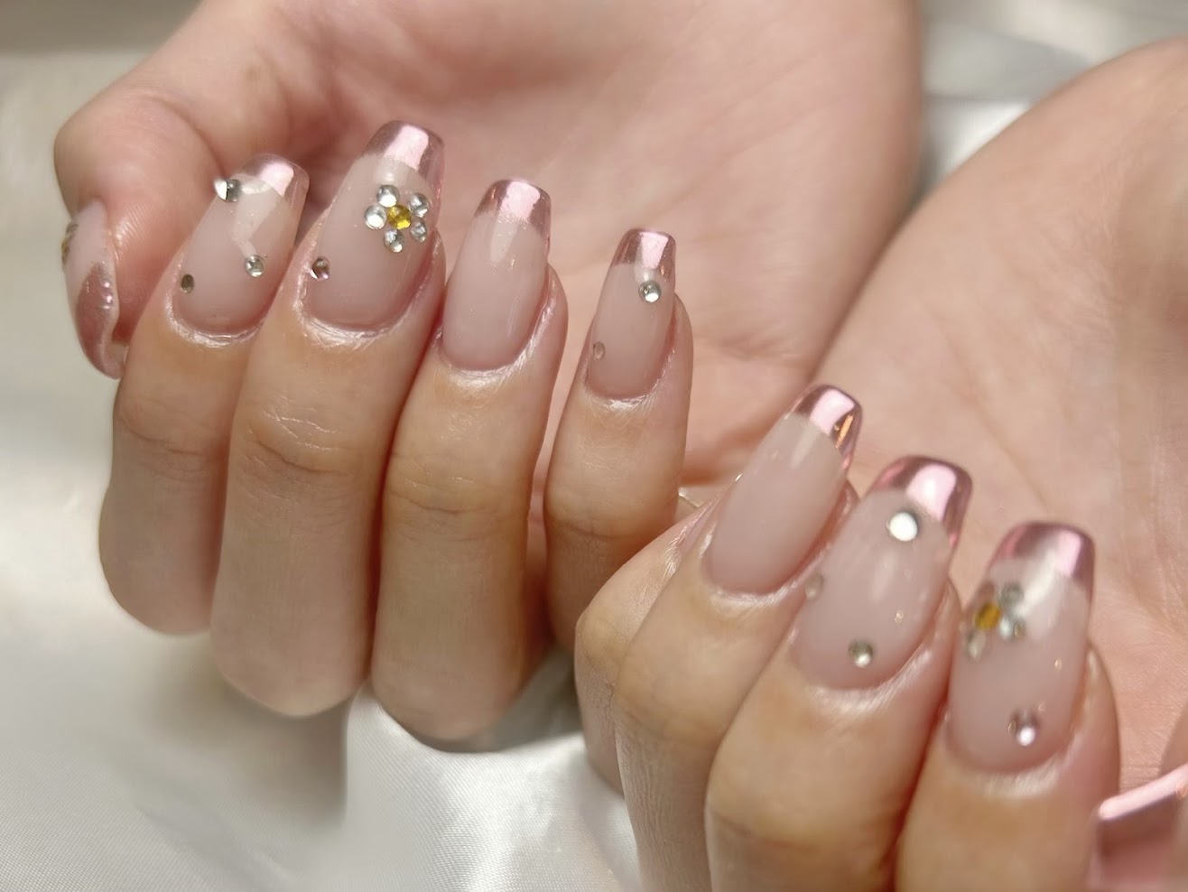 3. こだわりの施術で理想の指先へ